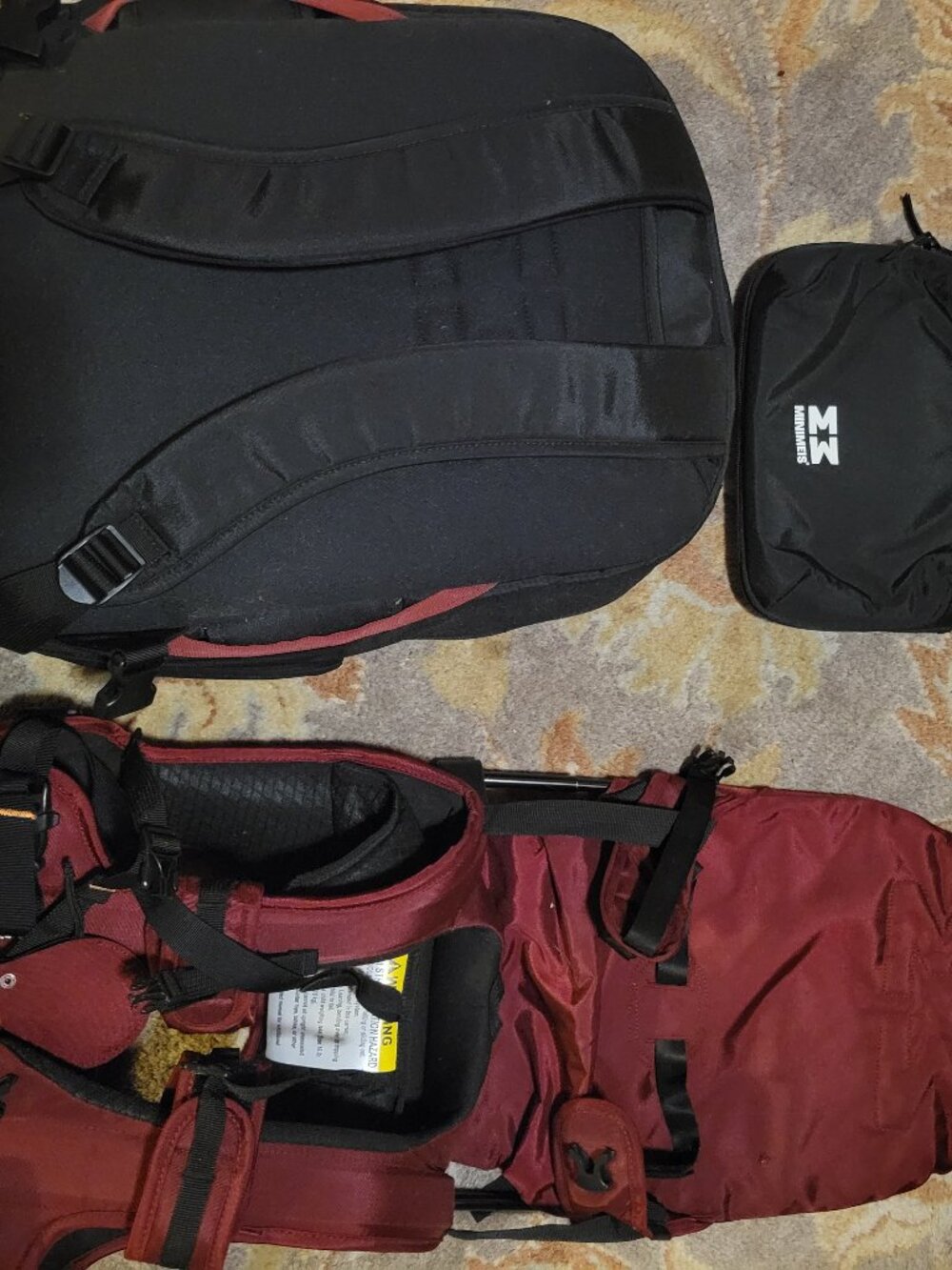 Minimeis shoulder carrier and backpack